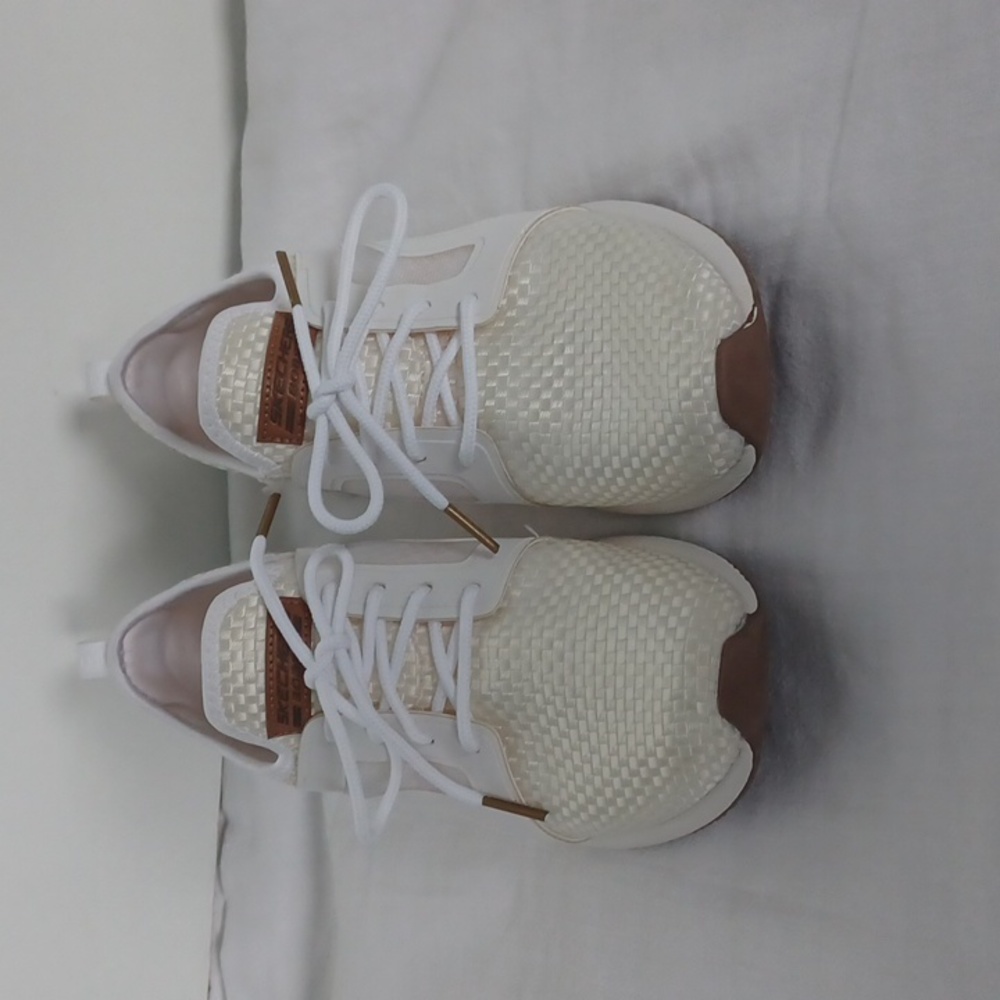 Cream Skechers Sneakers